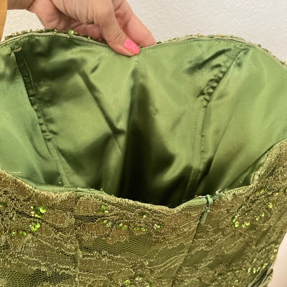 Lace Green Medium Especial Ocassion Gown Size Medium - Picture 11 of 12